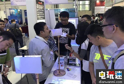 高交會(huì)黑科技大盤(pán)點(diǎn):神畫(huà)AR投影電視成現(xiàn)場(chǎng)人氣王 神畫(huà)AR 高交會(huì) VR及其它 第5張 高交會(huì)黑科技大盤(pán)點(diǎn):神畫(huà)AR投影電視成現(xiàn)場(chǎng)人氣王 神畫(huà)AR 高交會(huì) VR及其它 第5張