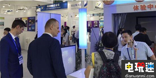 高交會(huì)黑科技大盤(pán)點(diǎn):神畫(huà)AR投影電視成現(xiàn)場(chǎng)人氣王 神畫(huà)AR 高交會(huì) VR及其它 第10張 高交會(huì)黑科技大盤(pán)點(diǎn):神畫(huà)AR投影電視成現(xiàn)場(chǎng)人氣王 神畫(huà)AR 高交會(huì) VR及其它 第10張