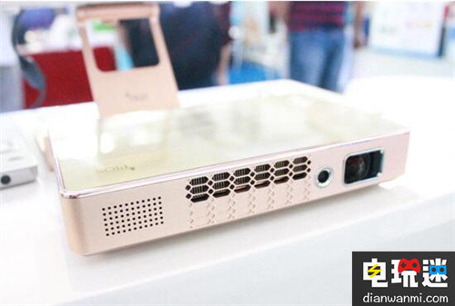 高交會(huì)黑科技大盤(pán)點(diǎn):神畫(huà)AR投影電視成現(xiàn)場(chǎng)人氣王 神畫(huà)AR 高交會(huì) VR及其它 第12張 高交會(huì)黑科技大盤(pán)點(diǎn):神畫(huà)AR投影電視成現(xiàn)場(chǎng)人氣王 神畫(huà)AR 高交會(huì) VR及其它 第12張