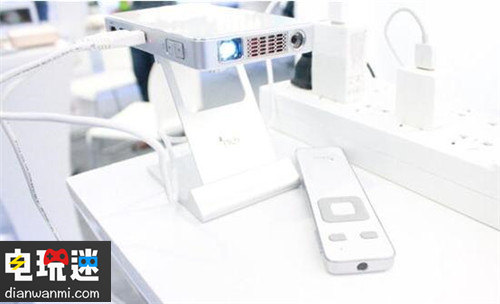 高交會(huì)黑科技大盤(pán)點(diǎn):神畫(huà)AR投影電視成現(xiàn)場(chǎng)人氣王 神畫(huà)AR 高交會(huì) VR及其它 第13張 高交會(huì)黑科技大盤(pán)點(diǎn):神畫(huà)AR投影電視成現(xiàn)場(chǎng)人氣王 神畫(huà)AR 高交會(huì) VR及其它 第13張