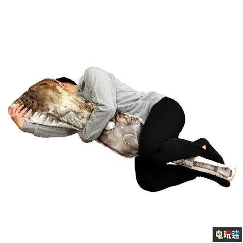 卡普空推出《怪物獵人:世界》主題大劍抱枕 Steam PC Xbox One PS4 CAPCOM 卡普空 怪物獵人:世界 怪物獵人 電玩迷資訊 第4張 卡普空推出《怪物獵人:世界》主題大劍抱枕 Steam PC Xbox One PS4 CAPCOM 卡普空 怪物獵人:世界 怪物獵人 電玩迷資訊 第4張