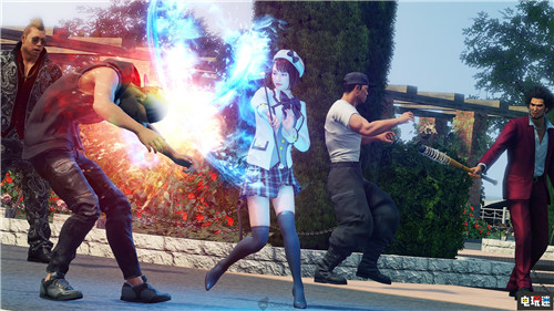 《如龍7》新職業(yè)“文職”公開(kāi) 職場(chǎng)OL也有戰(zhàn)斗力 PS4 世嘉 如龍 如龍7：光與暗的去向 索尼PS  第3張