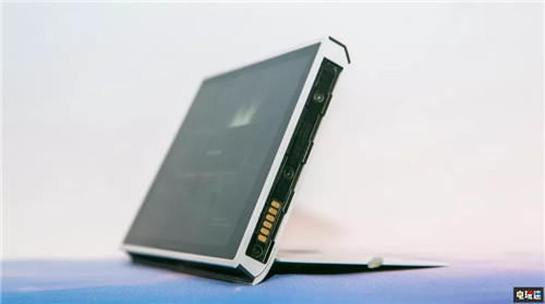 CES2020：戴爾外星人推出便攜主機 形似任天堂Switch CES2020 Switch Concept UFO 外星人 戴爾 任天堂SWITCH  第5張