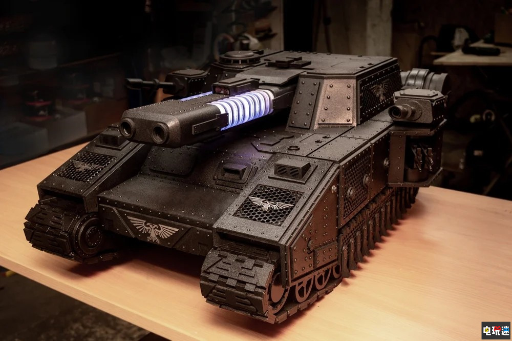 很忠誠!俄粉絲制作《戰(zhàn)錘40K》風(fēng)暴劍超重坦克PC機(jī)箱 電玩迷資訊 第1張 很忠誠!俄粉絲制作《戰(zhàn)錘40K》風(fēng)暴劍超重坦克PC機(jī)箱 電玩迷資訊 第1張