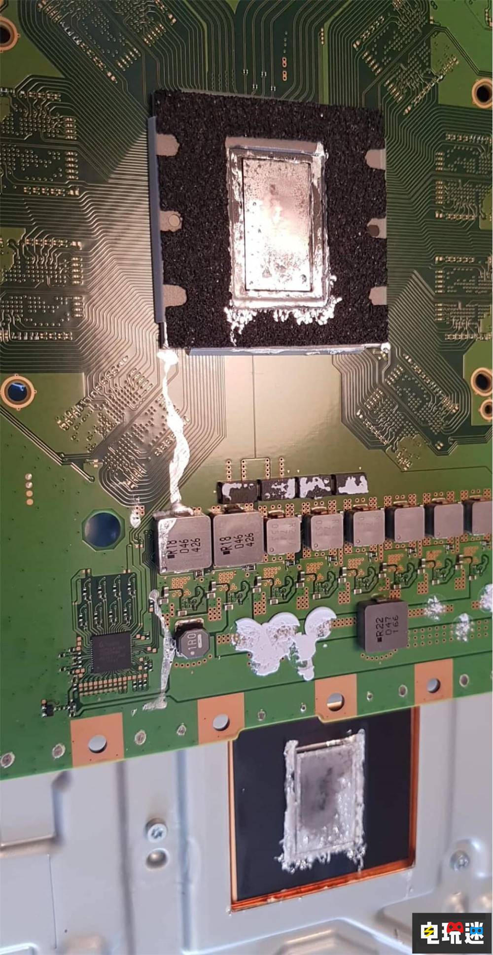 維修商稱PS5豎置會(huì)增加短路風(fēng)險(xiǎn) 主機(jī) 游戲機(jī) 散熱 索尼 液金 PS5 索尼PS  第3張