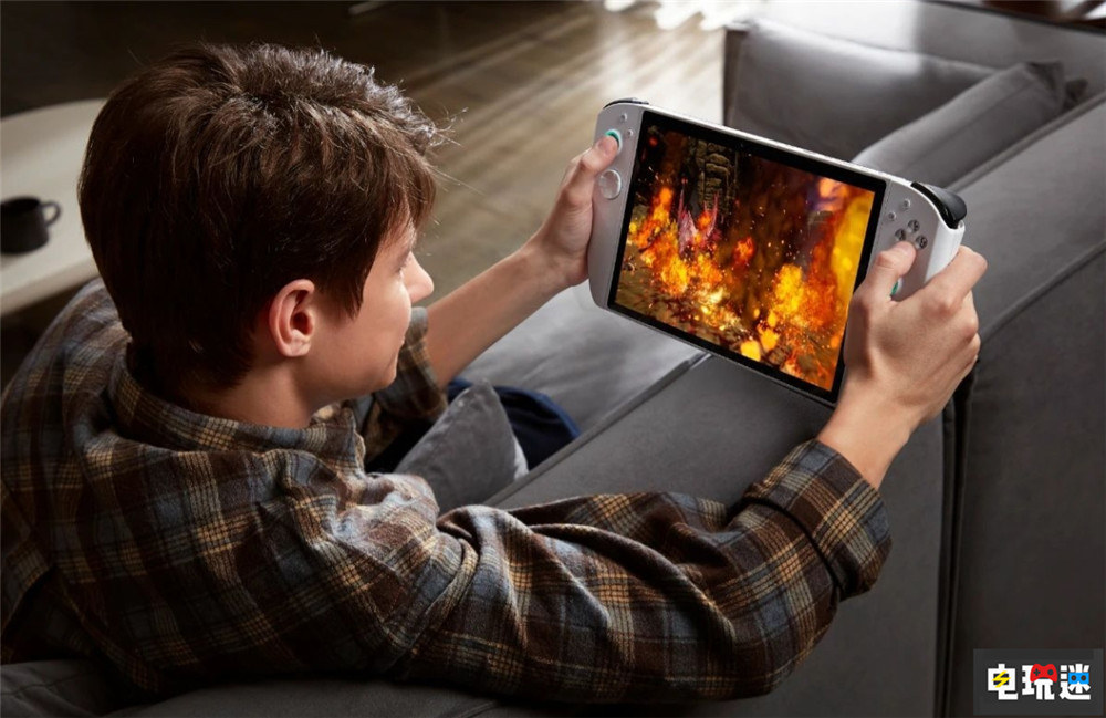 騰訊推出裸眼3D游戲掌機“Sunday Dragon 3D One” 英特爾 Win掌機 掌機 游戲機 Sunday Dragon 3D One 裸眼3D 騰訊 掌機 第4張 騰訊推出裸眼3D游戲掌機“Sunday Dragon 3D One” 英特爾 Win掌機 掌機 游戲機 Sunday Dragon 3D One 裸眼3D 騰訊 掌機 第4張